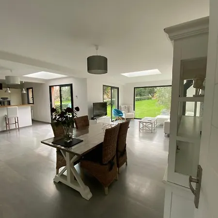 Belle Contemporaine & Lumineuse Normandie Villa *